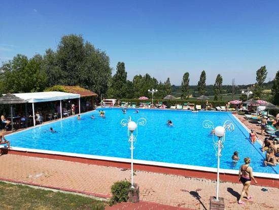 Casa vacanza Pegrini nel centro storico di Gavi Esterno foto